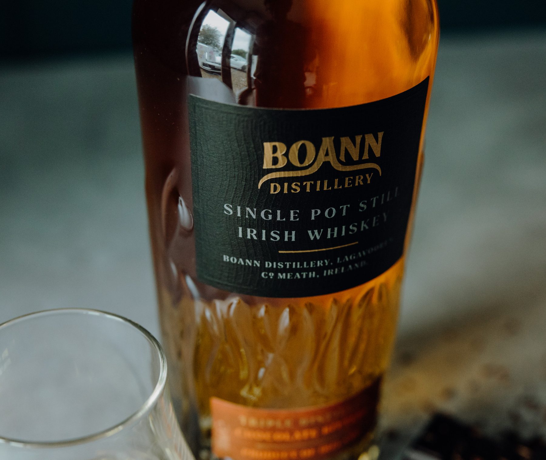 boann-stories-sips-chocolate-bitters-single-cask-irish-whiskey image 3