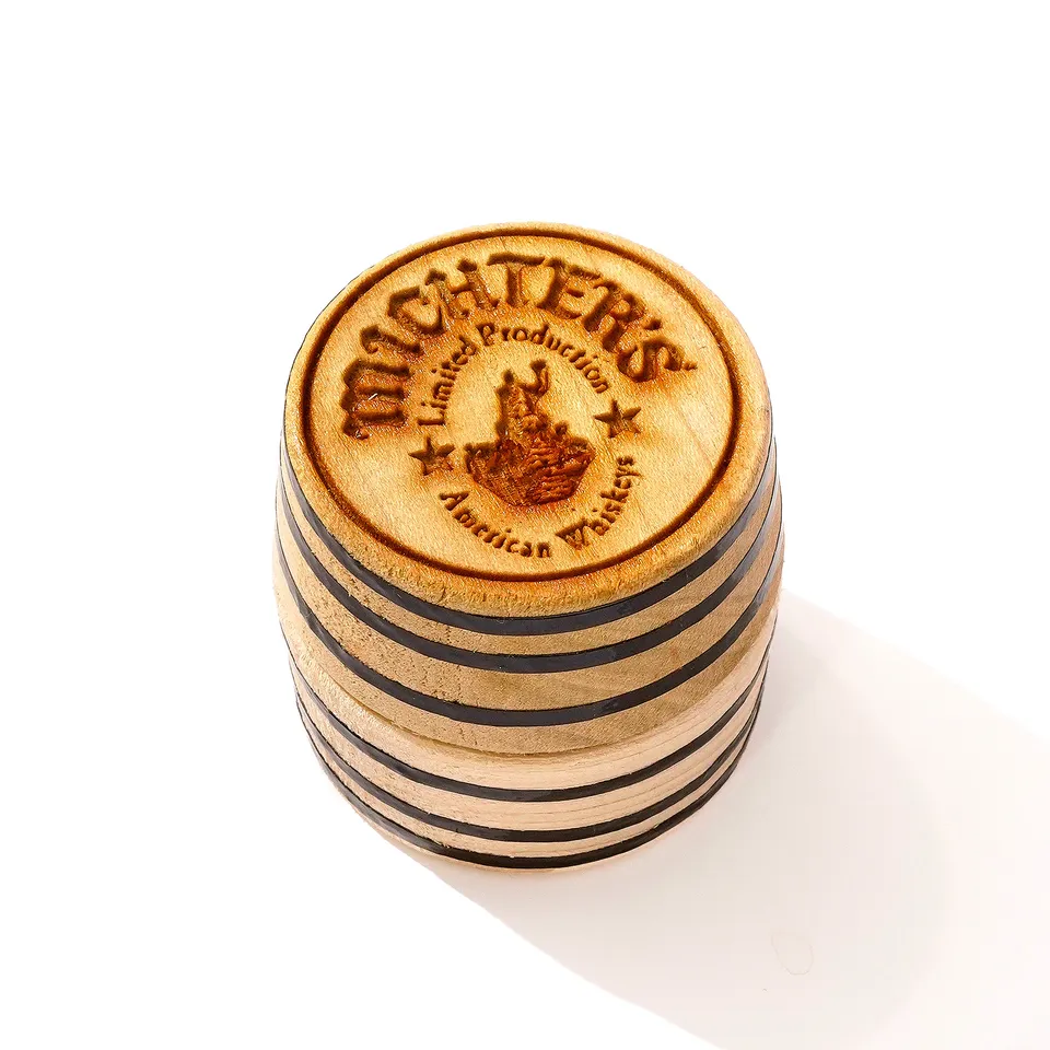 michter-s-wood-bung-ornament-aus-fass-spunden image 1